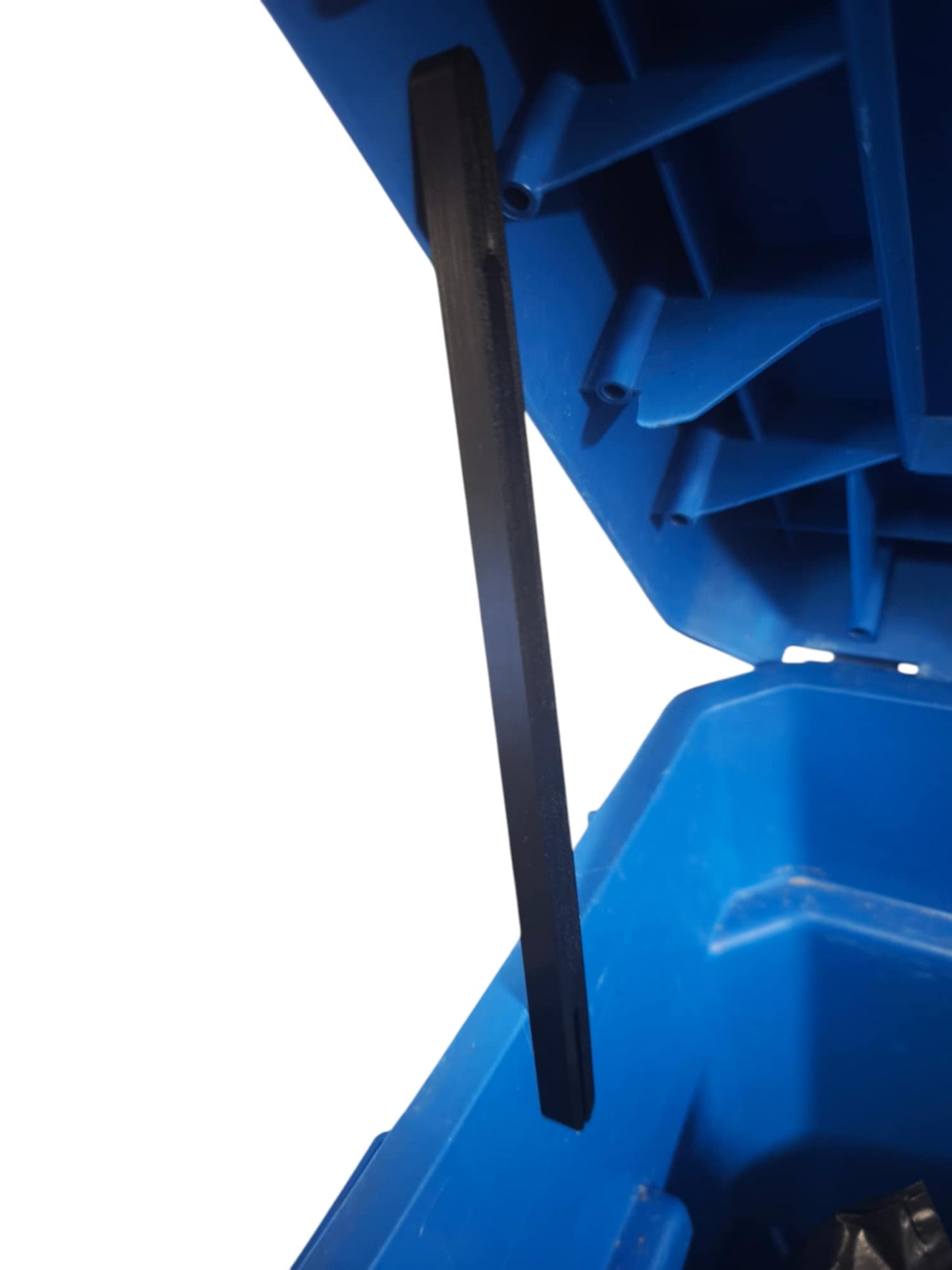 Bras à clipser pour couvercle de caisse